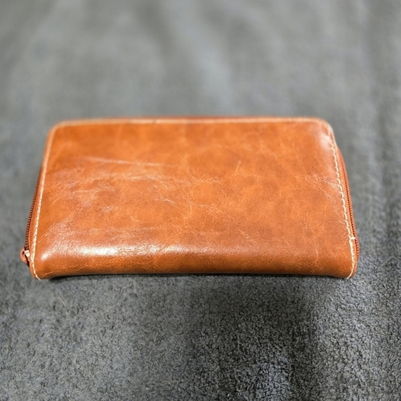 NWOT Rosetti Wallet Faux Leather Light Brown Zipper Closure Multiple Compartment - Picture 2 of 6